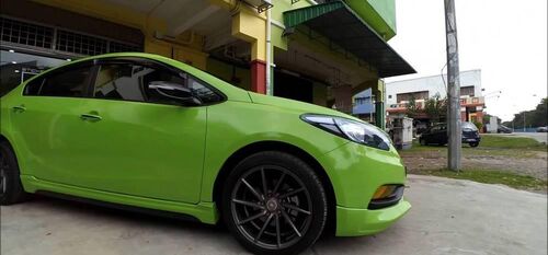 Araç Kaplama Folyosu Oracal 970 Glossy (Parlak) 486 Tree Green